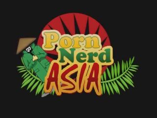 Asiática muestra de morena sra