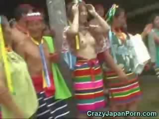 Japonais en une papuan tribe!
