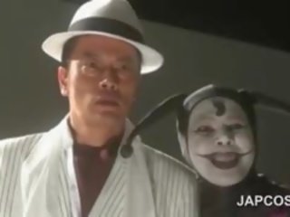 Aziatike i mrekullueshëm bythë aktore luan stunner në lojë kostumesh skenë