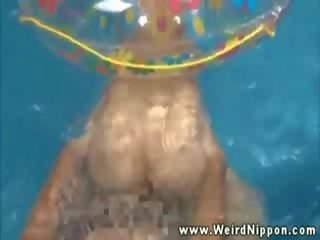 Asiatic enchantress obtinerea pasarica pounded în piscina și iubește ea